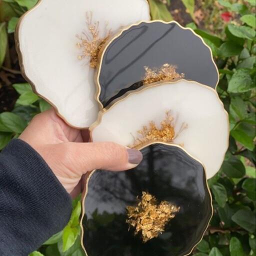 زیرلیوانی رزینی مشکی  و سفید شیک و جدید